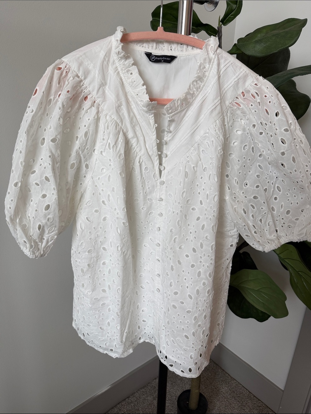 Pretty Garden White Eyelet Ruffle Puff-Sleeve Blouse